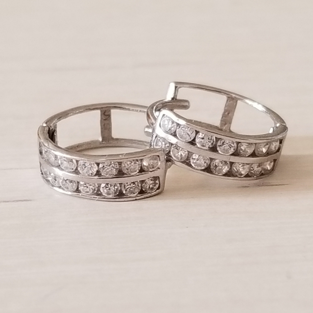 10K White Gold CZ Huggie Hoop Earrings
